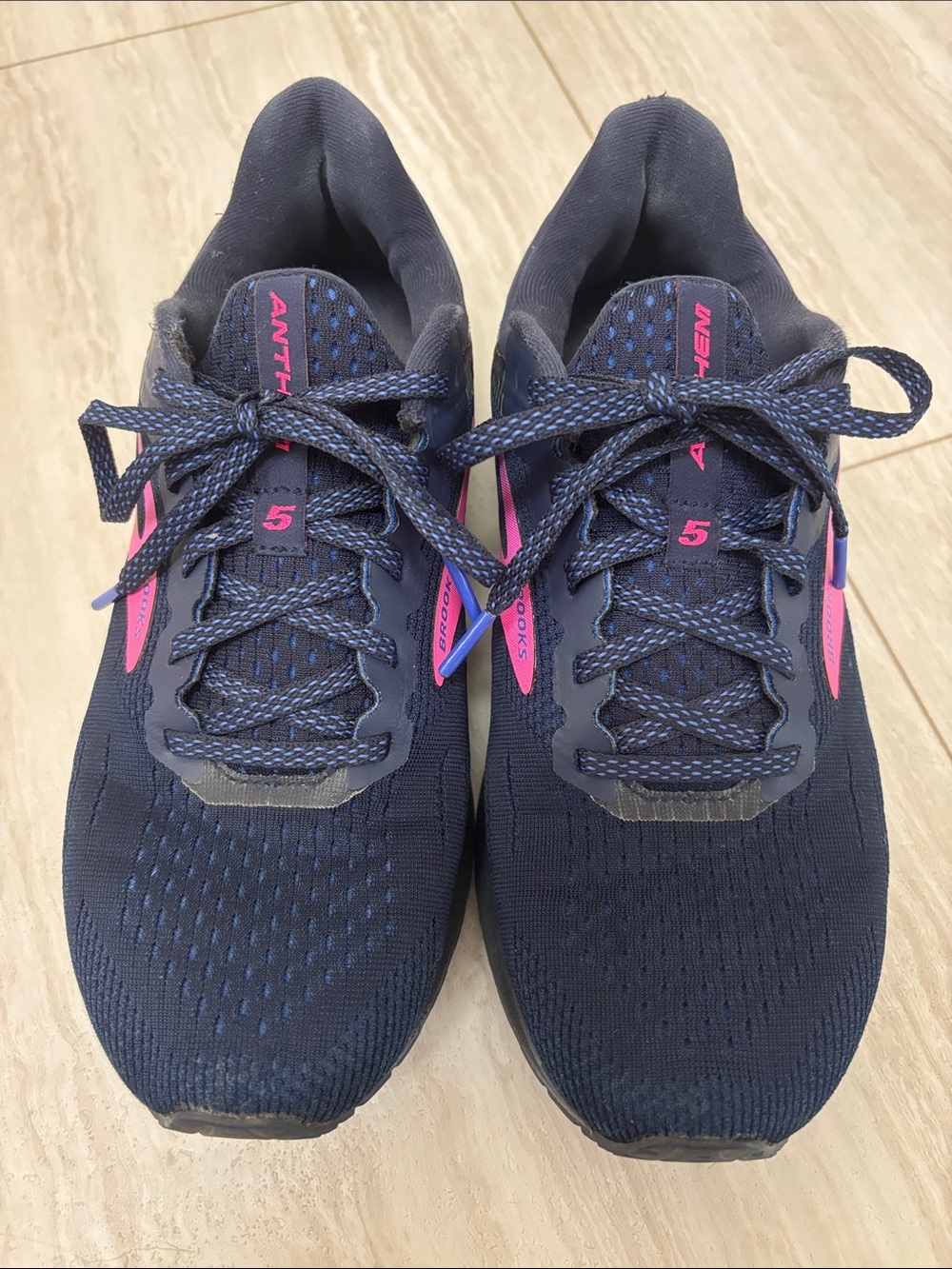 Brooks Navy and Hot Pink Women's ‘Anthem 5’ Running Sneakers